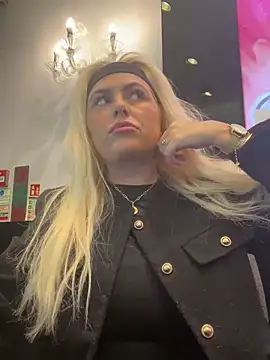 Arabellalee23 online show from 02/22/25, 07:25