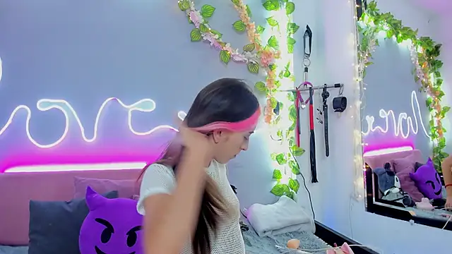 Snapshot of YouliteSllut2 chatting on 01/11/25, 09:57 YouliteSllut2 online show from 01/11/25, 09:57