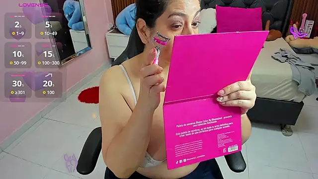 Snapshot of MEYLAGIA chatting on 06/19/26, 03:12 MEYLAGIA online show from 06/19/26, 03:12