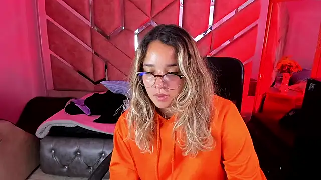 Olivia Fox69 online show from 09/28/25, 03:57