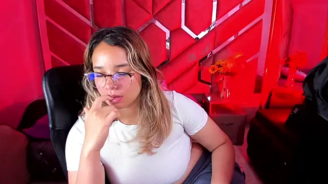 Olivia Fox69 online show from 09/18/25, 03:20