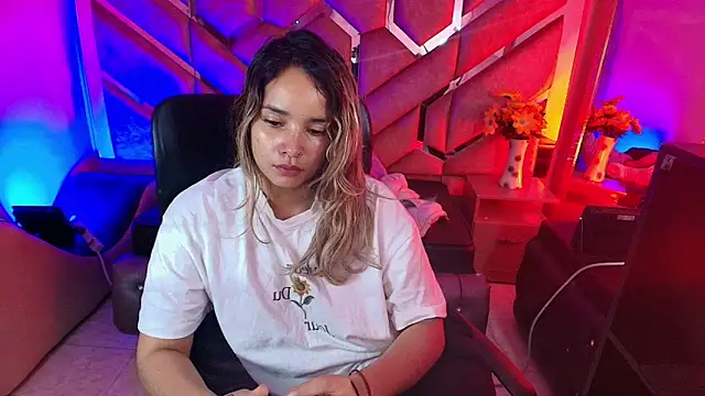 Olivia Fox69 online show from 12/19/25, 03:54