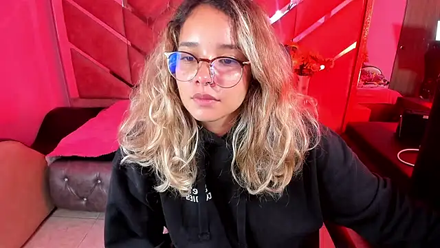 Olivia Fox69 online show from 10/05/25, 02:57