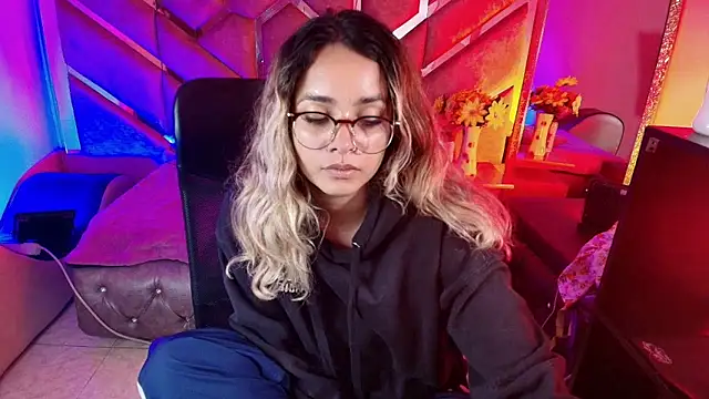 Olivia Fox69 online show from 11/20/25, 03:18