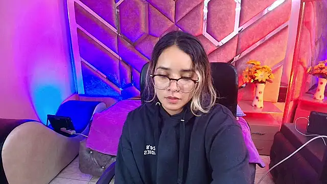 Olivia Fox69 online show from 12/16/25, 03:55