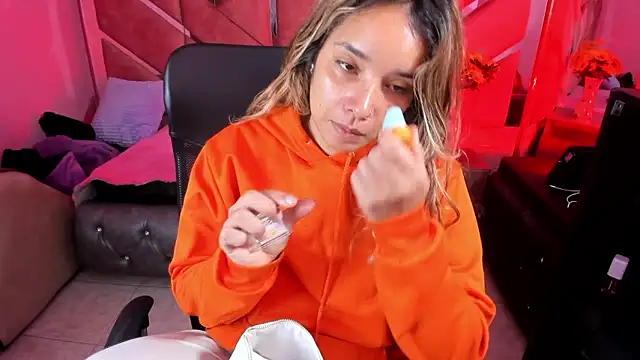 Olivia Fox69 online show from 09/30/25, 03:34