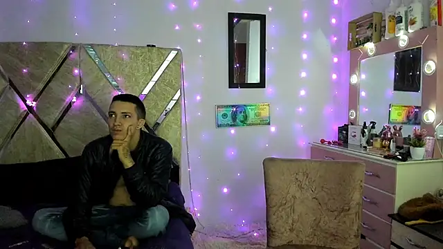 Snapshot of parejacaliente20154 chatting on 11/27/25, 08:59 parejacaliente20154 online show from 11/27/25, 08:59