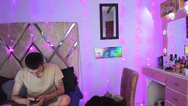 Snapshot of parejacaliente20154 chatting on 11/30/25, 11:00 parejacaliente20154 online show from 11/30/25, 11:00