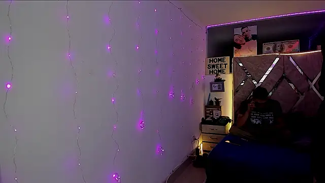 parejacaliente20154 online show from 02/16/26, 11:09