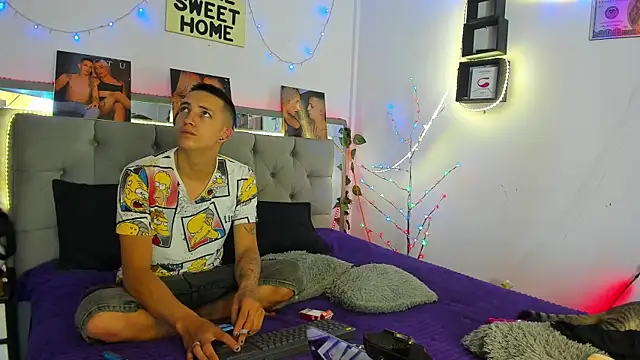 Snapshot of parejacaliente20154 chatting on 09/09/25, 09:30 parejacaliente20154 online show from 09/09/25, 09:30