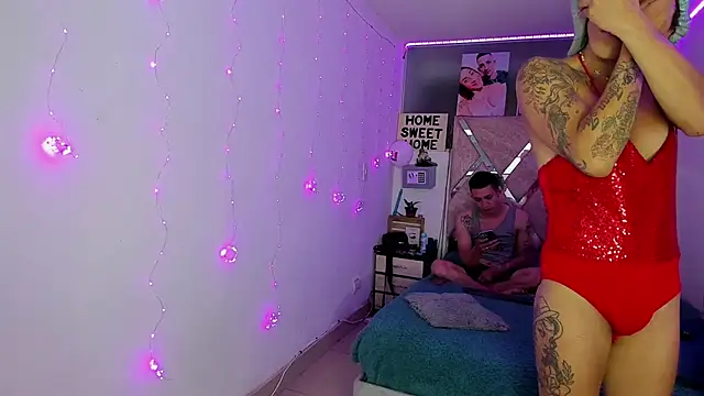 parejacaliente20154 online show from 02/24/26, 11:11