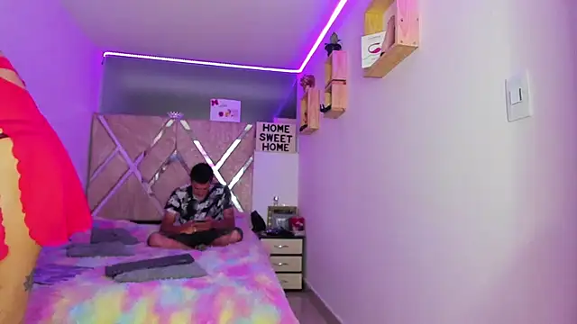 parejacaliente20154 online show from 03/26/26, 11:08