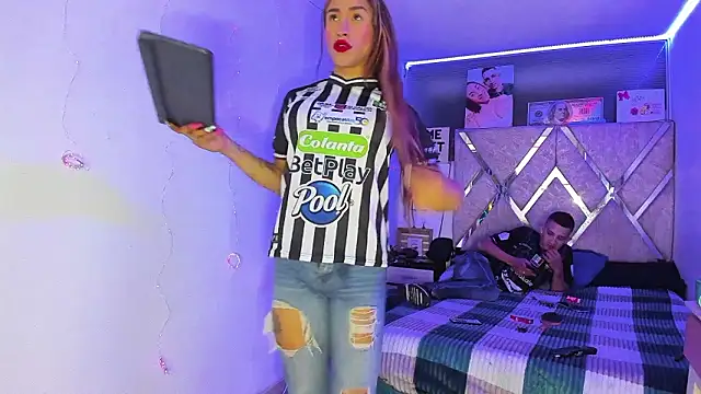 parejacaliente20154 online show from 02/28/26, 02:33