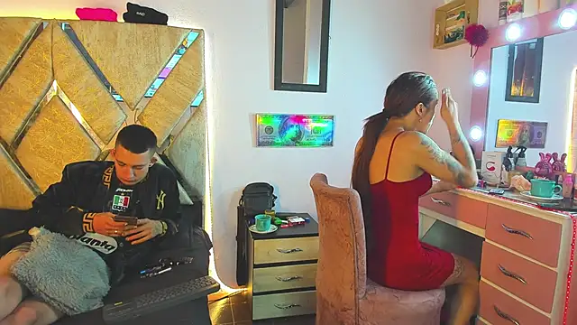 Snapshot of parejacaliente20154 chatting on 11/14/25, 09:02 parejacaliente20154 online show from 11/14/25, 09:02