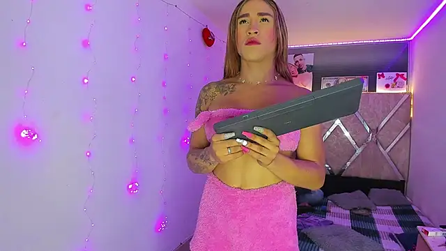 parejacaliente20154 online show from 02/27/26, 01:06