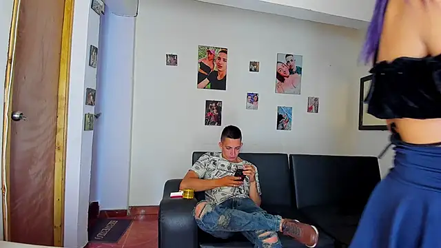 Snapshot of parejacaliente20154 chatting on 09/11/25, 07:03 parejacaliente20154 online show from 09/11/25, 07:03