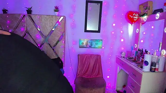 parejacaliente20154 online show from 01/12/26, 11:06