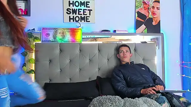 Snapshot of parejacaliente20154 chatting on 10/12/25, 12:01 parejacaliente20154 online show from 10/12/25, 12:01