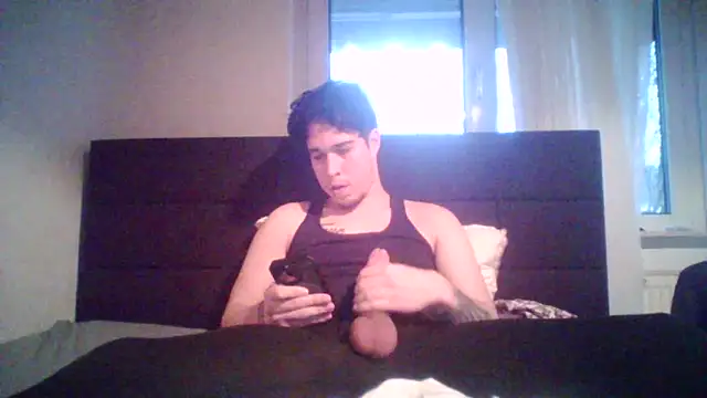 Latinoslv online show from 12/04/25, 03:00