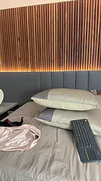 EmiilyAdams  online show from 04/09/26, 10:05