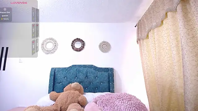 sofiamature01 online show from 02/13/26, 09:04