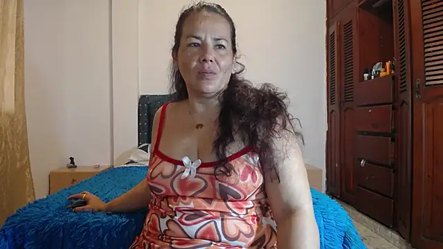 sofiamature01 online show from 09/25/25, 03:18