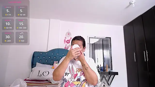 sofiamature01 online show from 03/25/26, 03:33