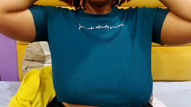 YELLOWBUSTYMELLONS online show from 10/02/25, 05:22