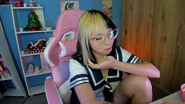 Snapshot of Artic_love chatting on 03/20/25, 06:52 Artic love online show from 03/20/25, 06:52
