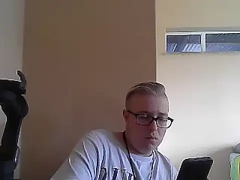 bisexualboy05 online show from 01/13/25, 08:26