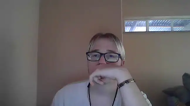 bisexualboy05 online show from 03/11/25, 11:01