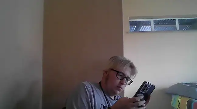 bisexualboy05 online show from 03/12/25, 02:34