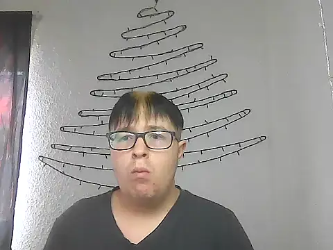 bisexualboy05 online show from 11/21/25, 08:35