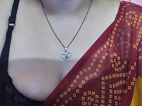 LOVERIAKOL online show from 05/17/26, 10:26