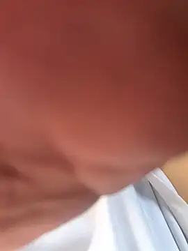 Snapshot of BustedKeeping chatting on 04/15/26, 11:49 BustedKeeping online show from 04/15/26, 11:49