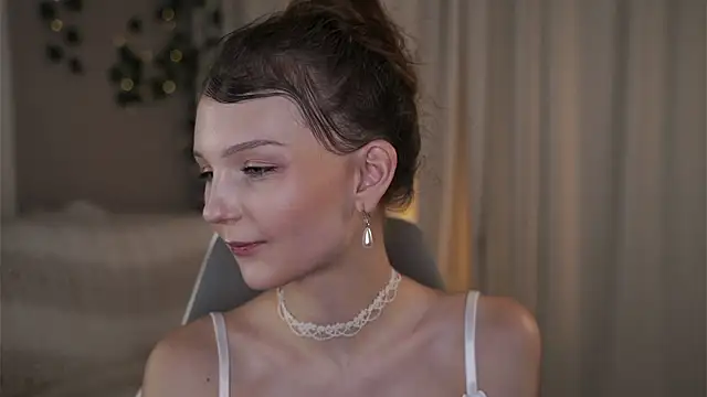 CindyGarrison online show from 12/01/25, 10:21