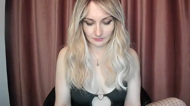 Snapshot of AnaysTop chatting on 09/27/25, 03:56 AnaysTop online show from 09/27/25, 03:56