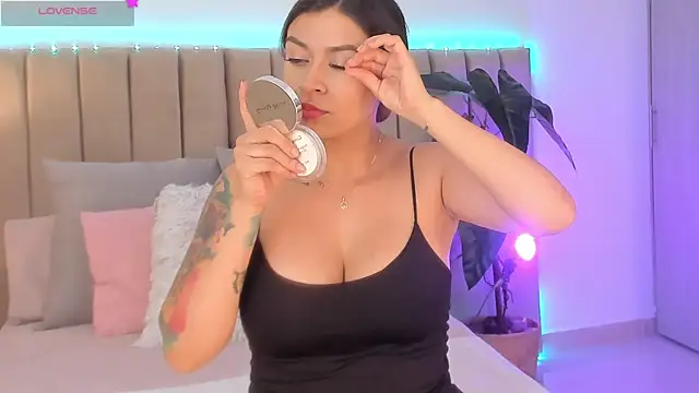 Victoria romanox online show from 11/07/25, 08:46