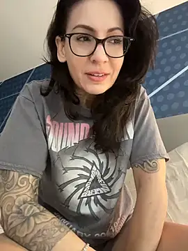 BeautifulMesss online show from 04/19/26, 03:35