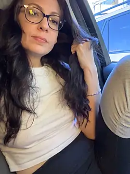 BeautifulMesss online show from 10/21/25, 04:50