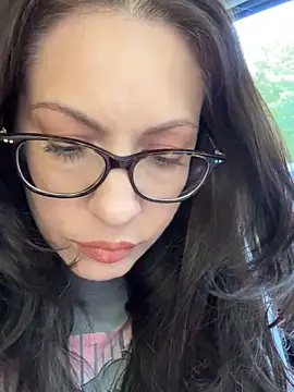 Snapshot of BeautifulMesss chatting on 09/14/25, 03:23 BeautifulMesss online show from 09/14/25, 03:23