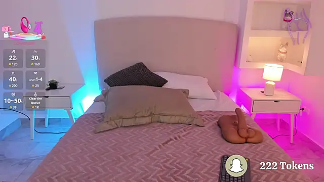 Snapshot of nathalynbarnes chatting on 10/07/25, 11:00 nathalynbarnes online show from 10/07/25, 11:00