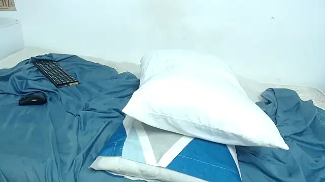 Madeline Woods online show from 10/14/25, 11:14