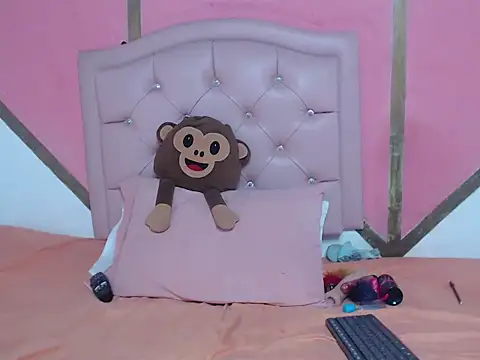 Madeline Woods online show from 10/13/25, 02:51