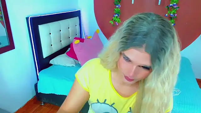 TaylorMon online show from 12/04/25, 06:51