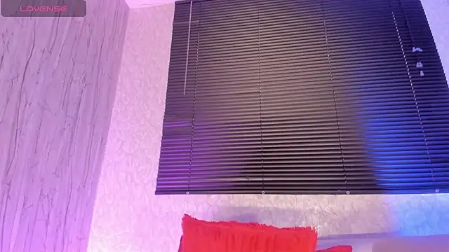 LaiilyBell12 online show from 11/14/25, 12:53