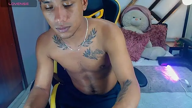 Snapshot of Backsex_boy chatting on 03/12/25, 05:46 Backsex boy online show from 03/12/25, 05:46