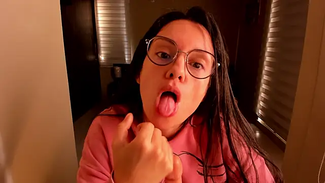 anabel 025 online show from 10/28/25, 12:37