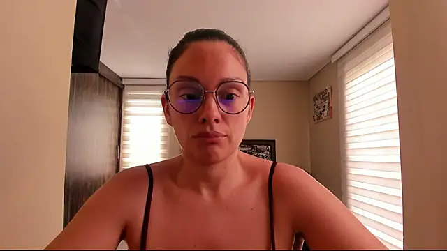 Snapshot of anabel_025 chatting on 05/20/26, 04:26 anabel 025 online show from 05/20/26, 04:26