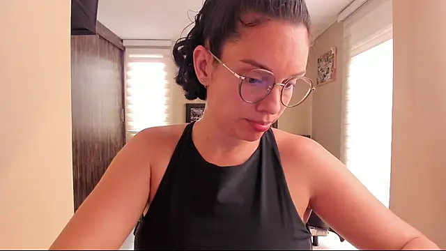 Snapshot of anabel_025 chatting on 05/21/26, 07:44 anabel 025 online show from 05/21/26, 07:44